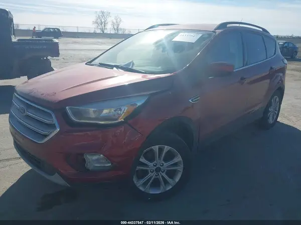 1FMCU9GD8JUC04940 2018 FORD ESCAPE - Image 2
