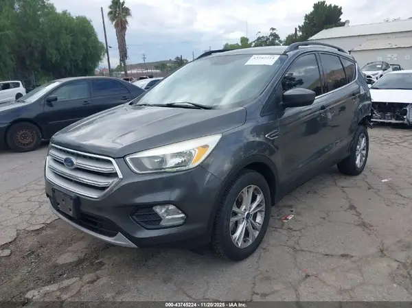 1FMCU9GD8JUC13489 2018 FORD ESCAPE - Image 2