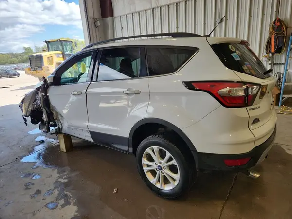 1FMCU9GD8JUC36660 2018 FORD ESCAPE - Image 2