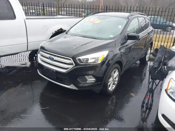 1FMCU9GD8JUC40806 2018 FORD ESCAPE - Image 2