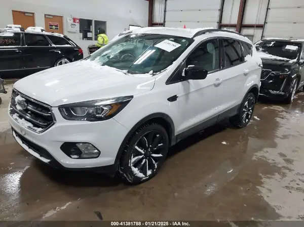 1FMCU9GD8JUC47691 2018 FORD ESCAPE - Image 2