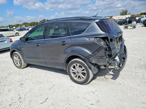1FMCU9GD8JUD08182 2018 FORD ESCAPE - Image 2