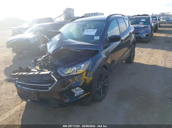 1FMCU9GD8JUD08246 2018 FORD ESCAPE - Image 2