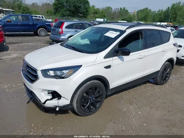 1FMCU9GD8JUD16265 2018 FORD ESCAPE - Image 2