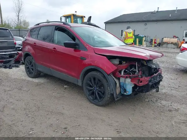 1FMCU9GD8JUD17741 2018 FORD ESCAPE - Image 1