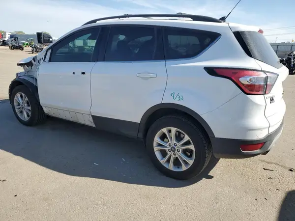 1FMCU9GD8JUD21367 2018 FORD ESCAPE - Image 2