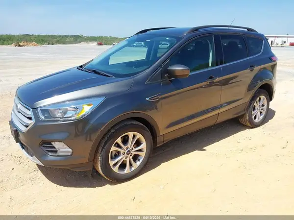 1FMCU9GD8JUD31140 2018 FORD ESCAPE - Image 2