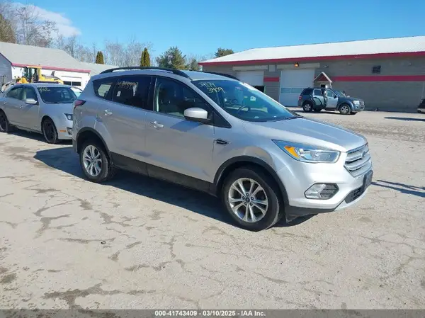 1FMCU9GD8JUD40095 2018 FORD ESCAPE - Image 1