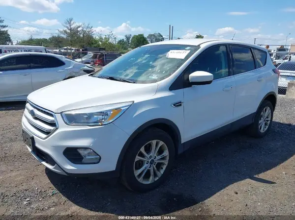 1FMCU9GD8KUA01225 2019 FORD ESCAPE - Image 2