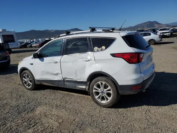 1FMCU9GD8KUA07641 2019 FORD ESCAPE - Image 2