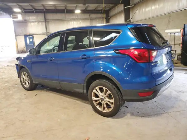 1FMCU9GD8KUA43880 2019 FORD ESCAPE - Image 2