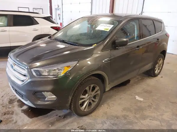 1FMCU9GD8KUA52773 2019 FORD ESCAPE - Image 2