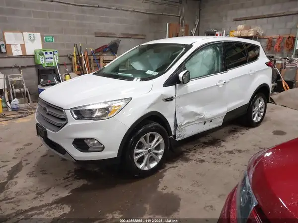 1FMCU9GD8KUA66768 2019 FORD ESCAPE - Image 2