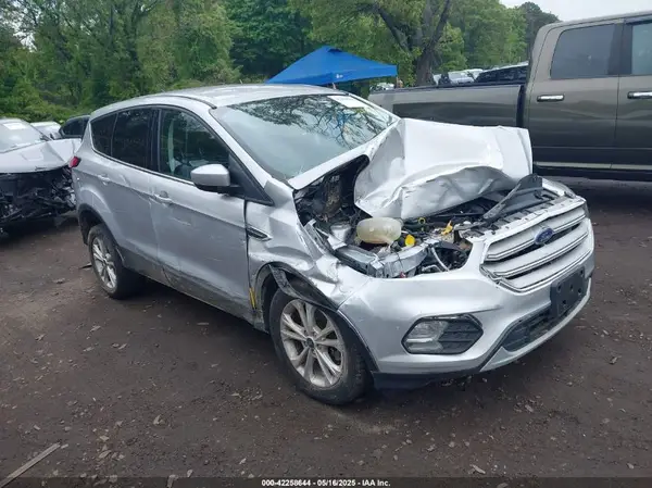 1FMCU9GD8KUA73154 2019 FORD ESCAPE - Image 1