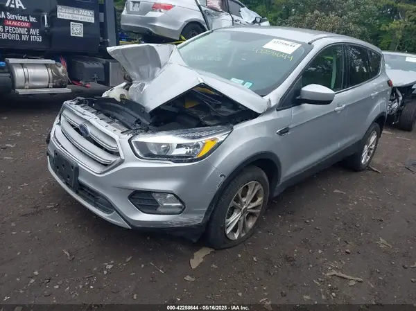 1FMCU9GD8KUA73154 2019 FORD ESCAPE - Image 2