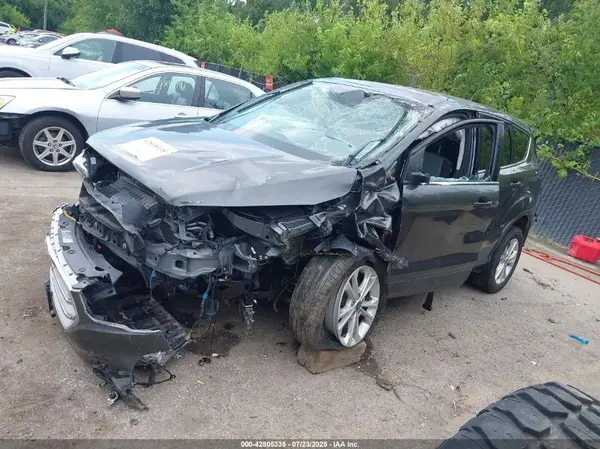 1FMCU9GD8KUA77611 2019 FORD ESCAPE - Image 2