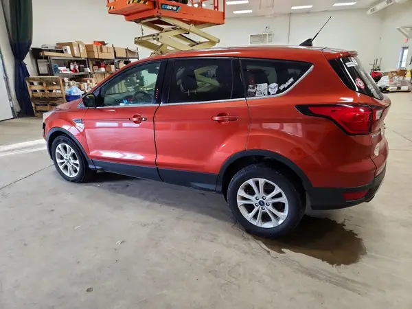 1FMCU9GD8KUB56261 2019 FORD ESCAPE - Image 2