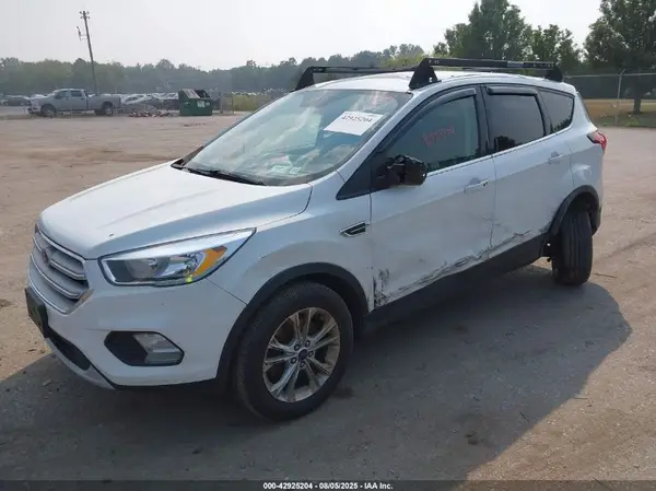 1FMCU9GD8KUB65414 2019 FORD ESCAPE - Image 2