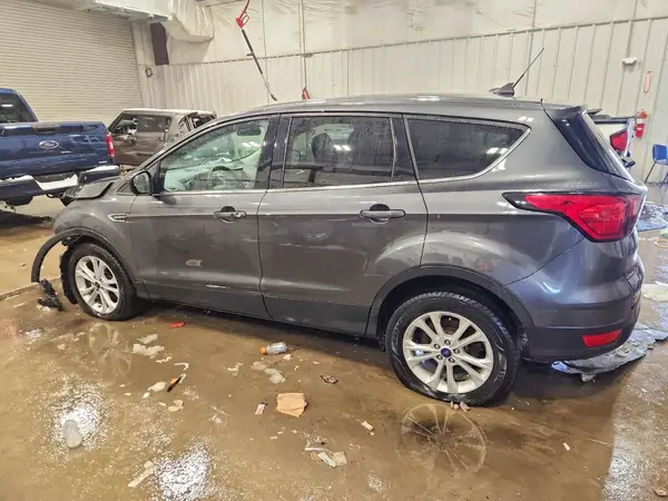1FMCU9GD8KUB68555 2019 FORD ESCAPE - Image 2