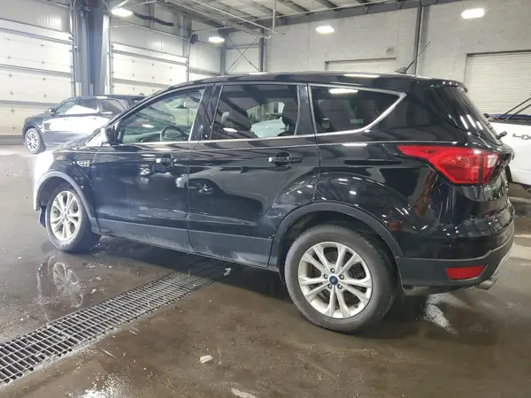 1FMCU9GD8KUB79166 2019 FORD ESCAPE - Image 2