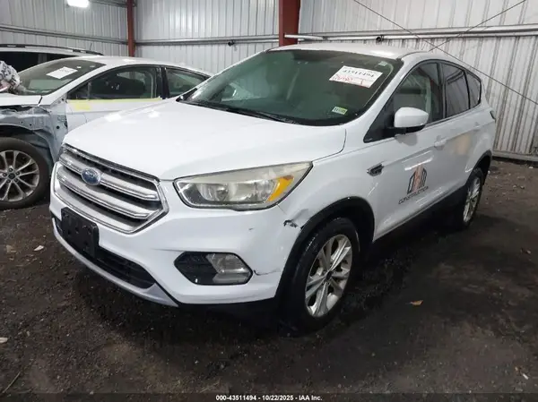 1FMCU9GD9HUA02229 2017 FORD ESCAPE - Image 2