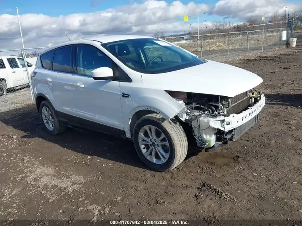 1FMCU9GD9HUB08731 2017 FORD ESCAPE - Image 1