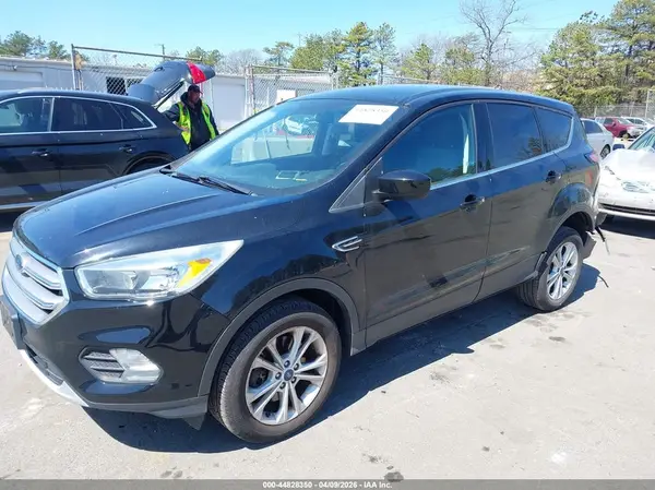 1FMCU9GD9HUC27976 2017 FORD ESCAPE - Image 2
