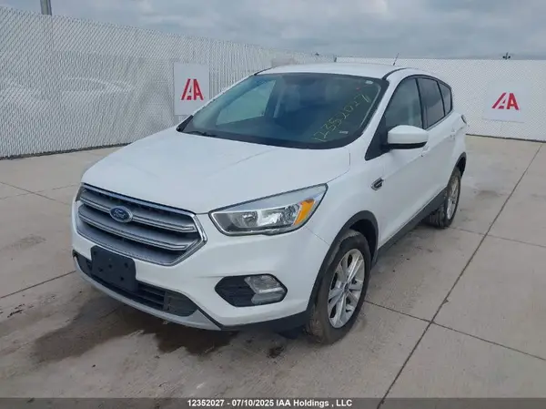 1FMCU9GD9HUD13868 2017 FORD ESCAPE - Image 2