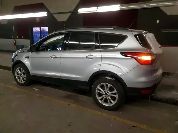 1FMCU9GD9HUD27401 2017 FORD ESCAPE - Image 2
