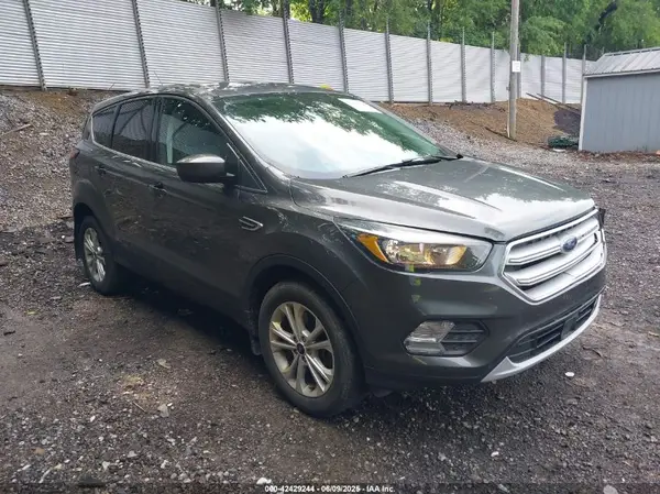 1FMCU9GD9HUD50578 2017 FORD ESCAPE - Image 1