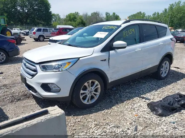 1FMCU9GD9HUE26218 2017 FORD ESCAPE - Image 2