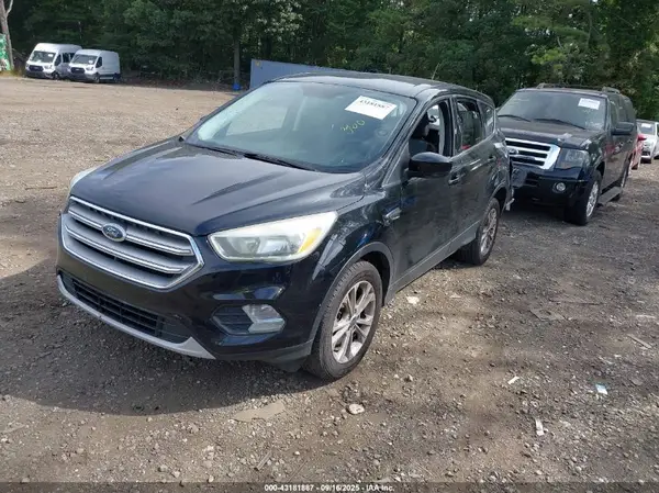 1FMCU9GD9HUE62944 2017 FORD ESCAPE - Image 2