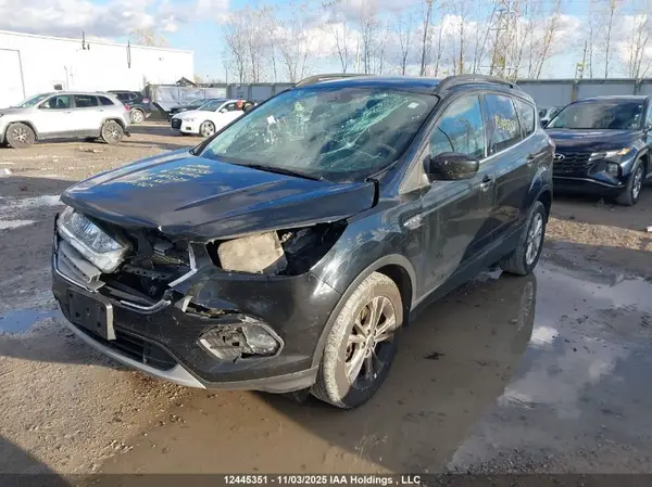 1FMCU9GD9JUA00325 2018 FORD ESCAPE - Image 2