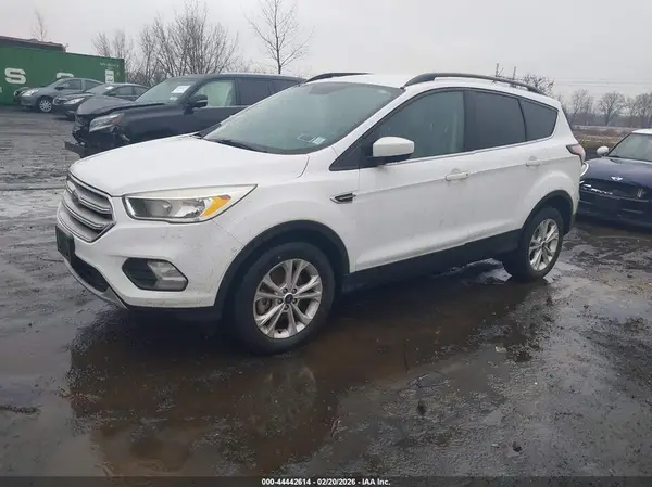1FMCU9GD9JUA05184 2018 FORD ESCAPE - Image 2