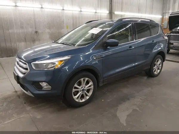 1FMCU9GD9JUA12359 2018 FORD ESCAPE - Image 2