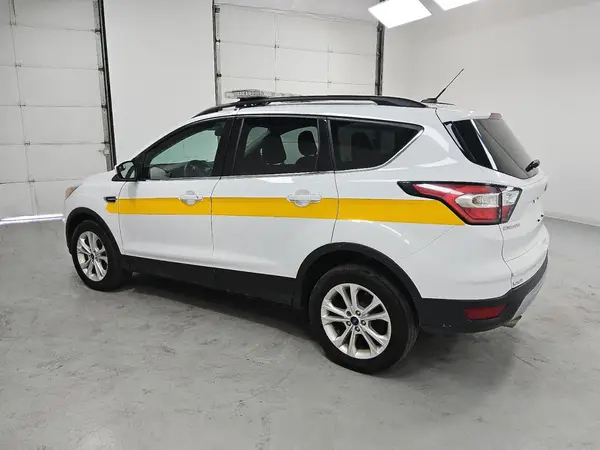 1FMCU9GD9JUA26813 2018 FORD ESCAPE - Image 2