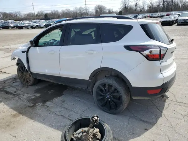 1FMCU9GD9JUA30196 2018 FORD ESCAPE - Image 2