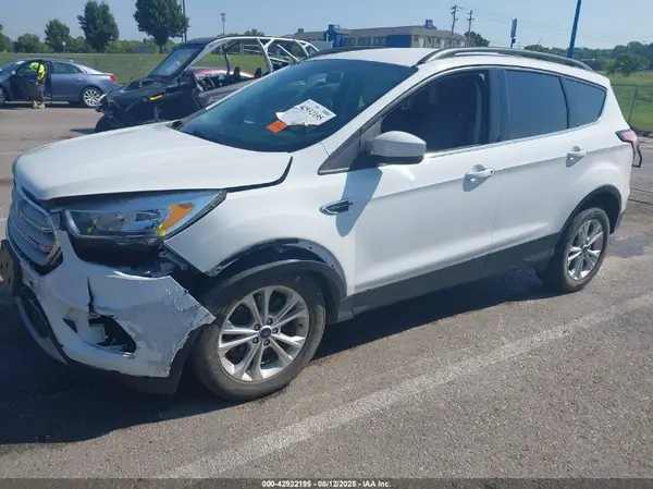 1FMCU9GD9JUA44003 2018 FORD ESCAPE - Image 2