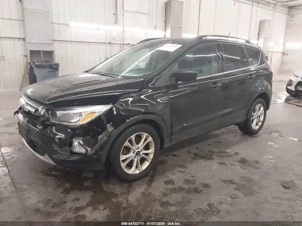 1FMCU9GD9JUA56085 2018 FORD ESCAPE - Image 2