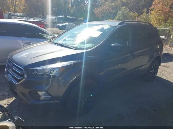1FMCU9GD9JUA78037 2018 FORD ESCAPE - Image 2