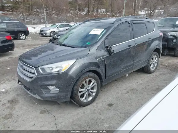 1FMCU9GD9JUA81990 2018 FORD ESCAPE - Image 2