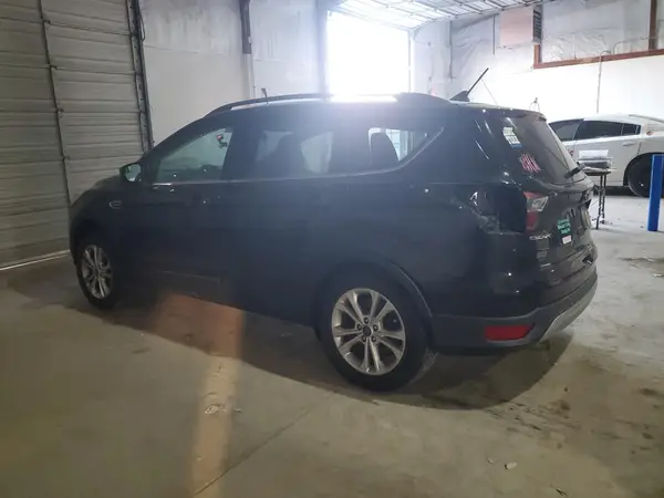 1FMCU9GD9JUA82167 2018 FORD ESCAPE - Image 2