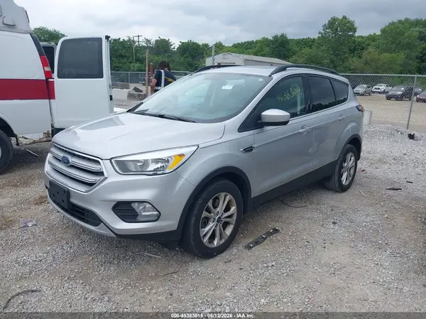 1FMCU9GD9JUA83075 2018 FORD ESCAPE - Image 2