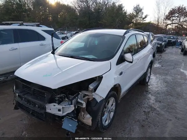 1FMCU9GD9JUA91869 2018 FORD ESCAPE - Image 2