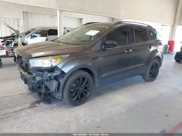 1FMCU9GD9JUB36955 2018 FORD ESCAPE - Image 2