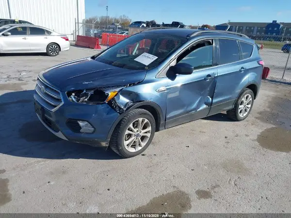 1FMCU9GD9JUB65551 2018 FORD ESCAPE - Image 2