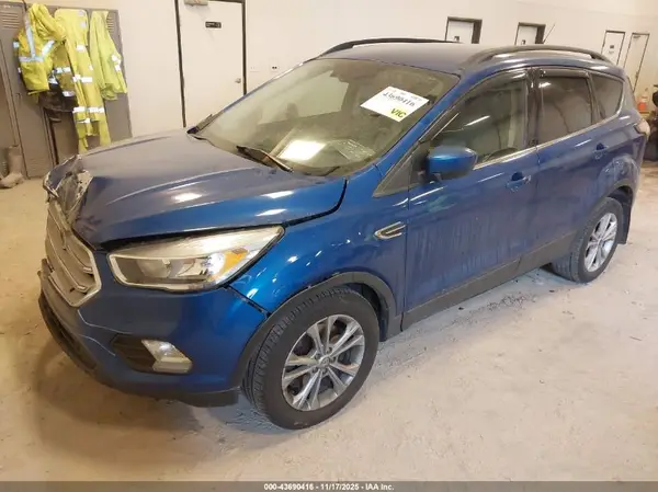 1FMCU9GD9JUB82155 2018 FORD ESCAPE - Image 2