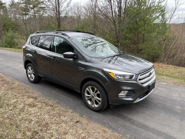 1FMCU9GD9JUB85704 2018 FORD ESCAPE - Image 1