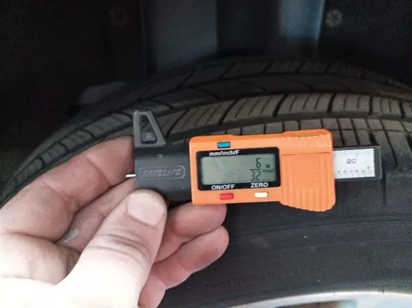1FMCU9GD9JUB97870 2018 FORD ESCAPE - Image 1