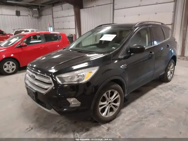 1FMCU9GD9JUC11167 2018 FORD ESCAPE - Image 2